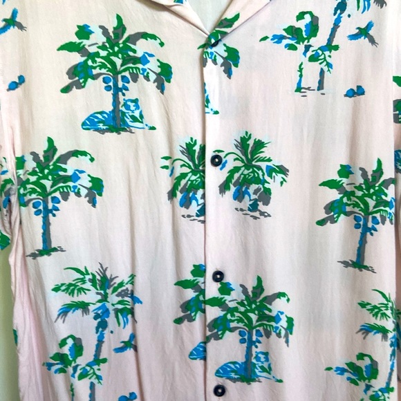 Roark short sleeve button down. Size medium. - Picture 3 of 3